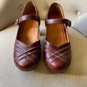 Dansko size 36